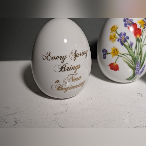 Vintage Avon Set Of 3 Porcelain Eggs, Spring's Brilliance, Spring & Summer Theme - Picture 3 of 16
